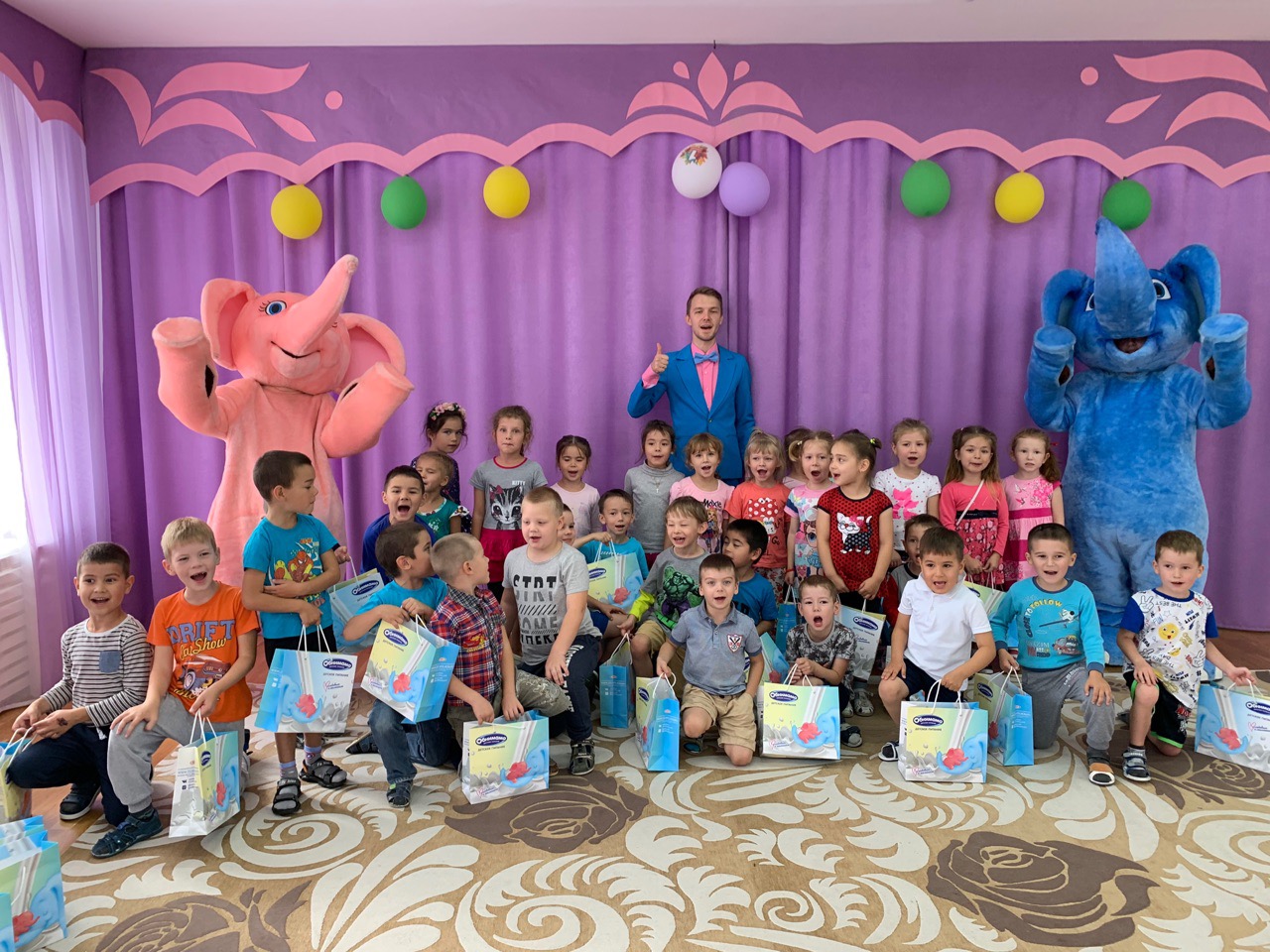 Слоны Обнимама