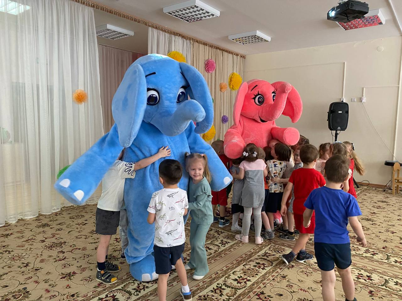 Акция «Обнимама идет в гости» прошла в детском саду №144 в Казани