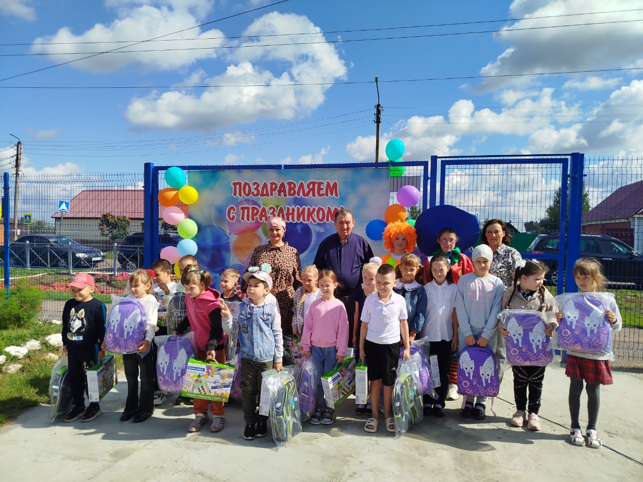 ЗМК собрал в школу первоклассников Чистополя