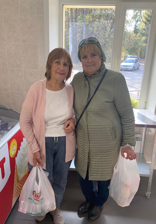 В честь Дня пожилых людей ЗМК вручил 285 подарков ветеранам комбината