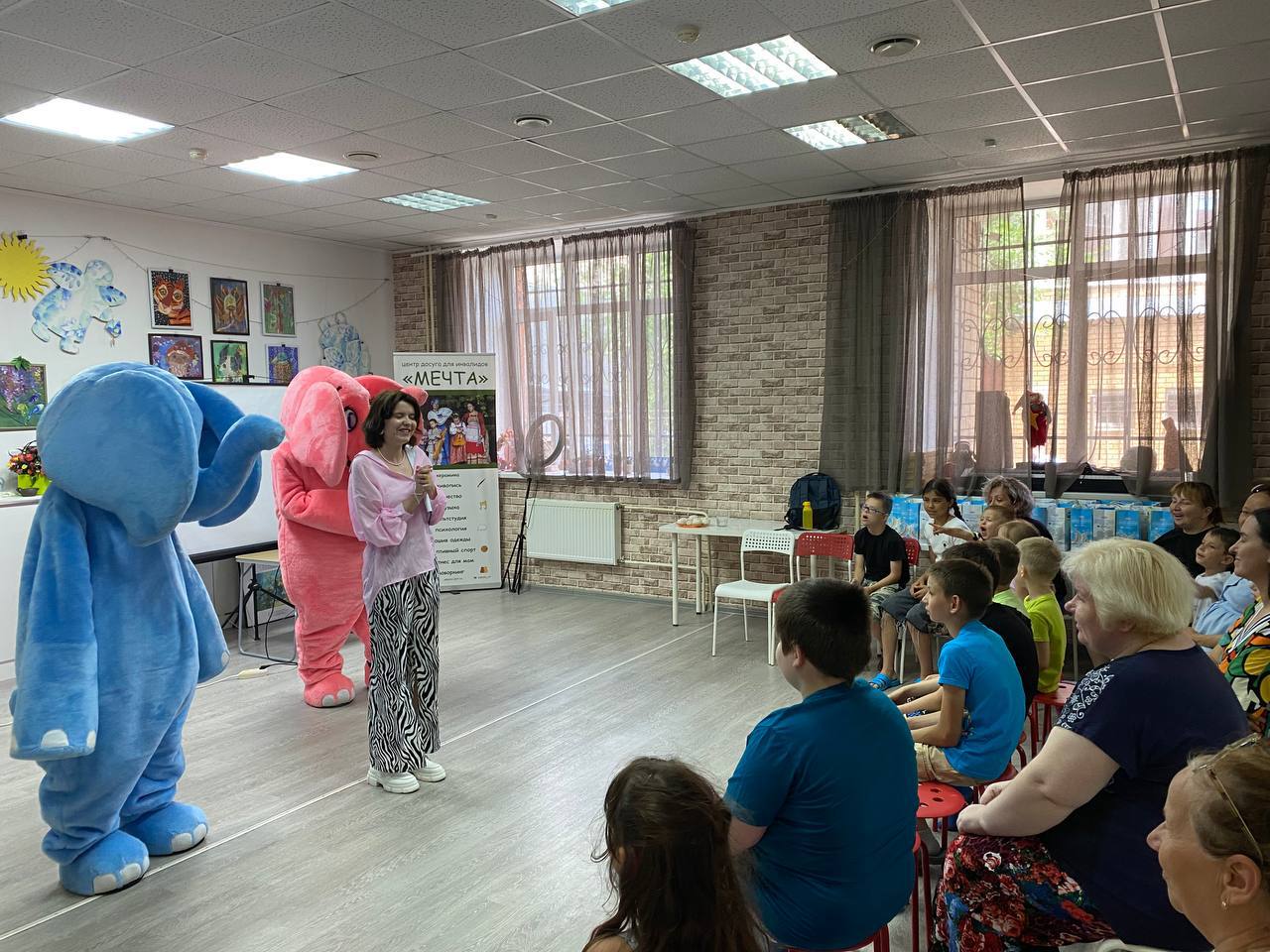 ЗМК провел акцию «Обнимама идет в гости» для особенных детей