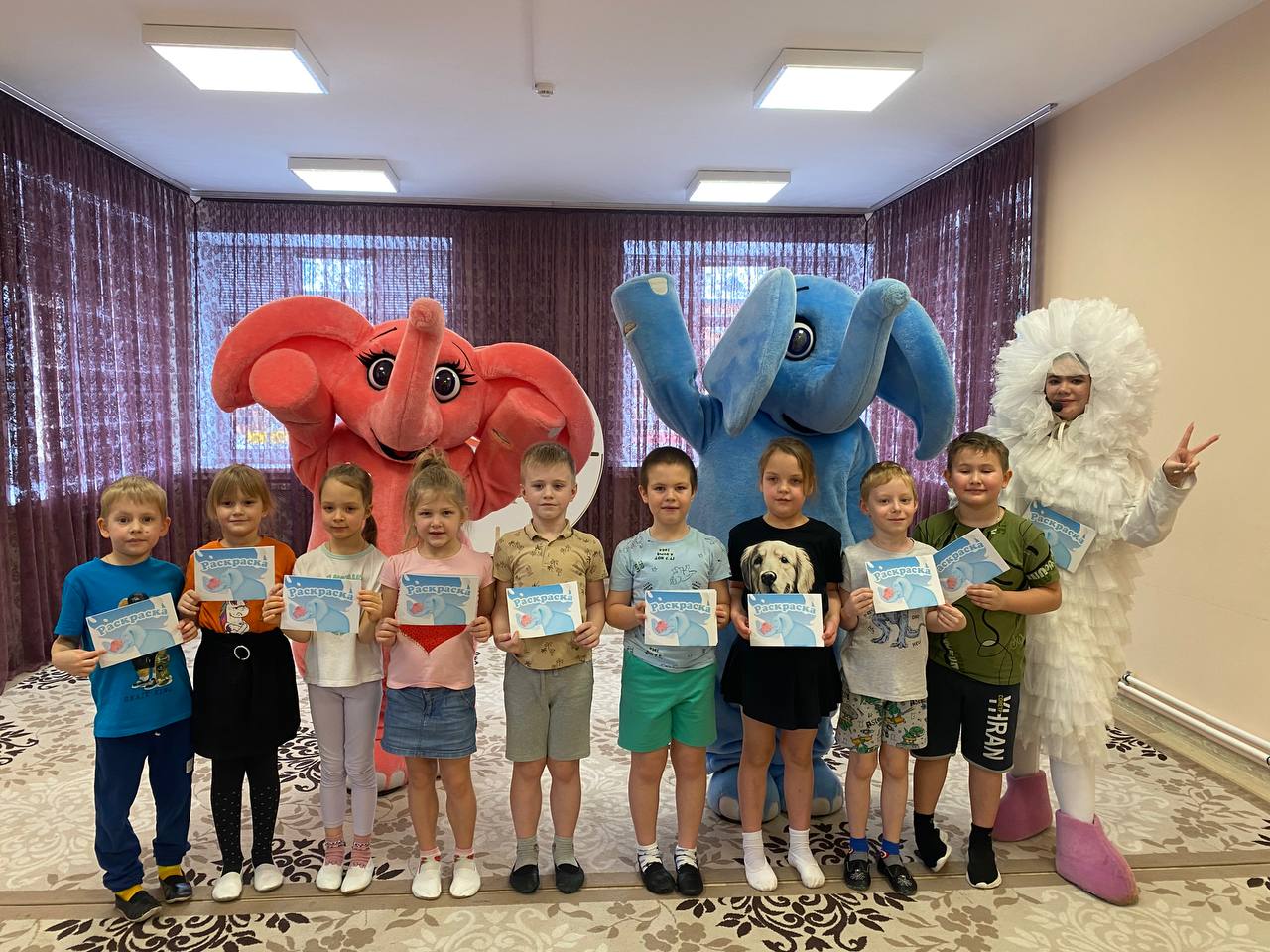 Праздник объятий и улыбок состоялся в детском саду «Жемчужинка»