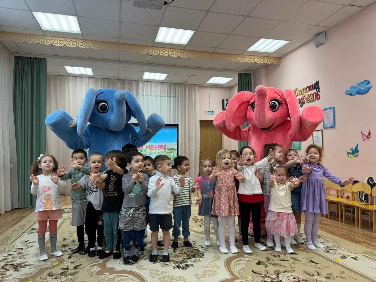 Обнимама идет в гости