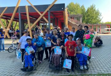 ЗМК стал спонсором юбилейного велозаезда для особенных детей 