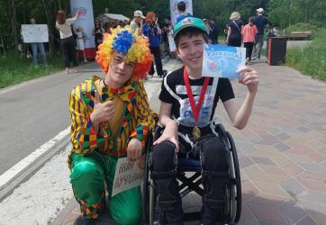 ЗМК стал спонсором велозаезда для особенных детей