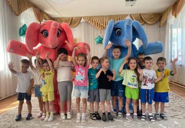 С начала 2024 года в акции «Обнимама идет в гости» поучаствовало более 1 000 детей