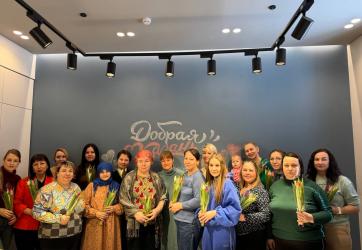 Казанские мамы-волонтеры получили на 8 марта цветы и продуктовые наборы