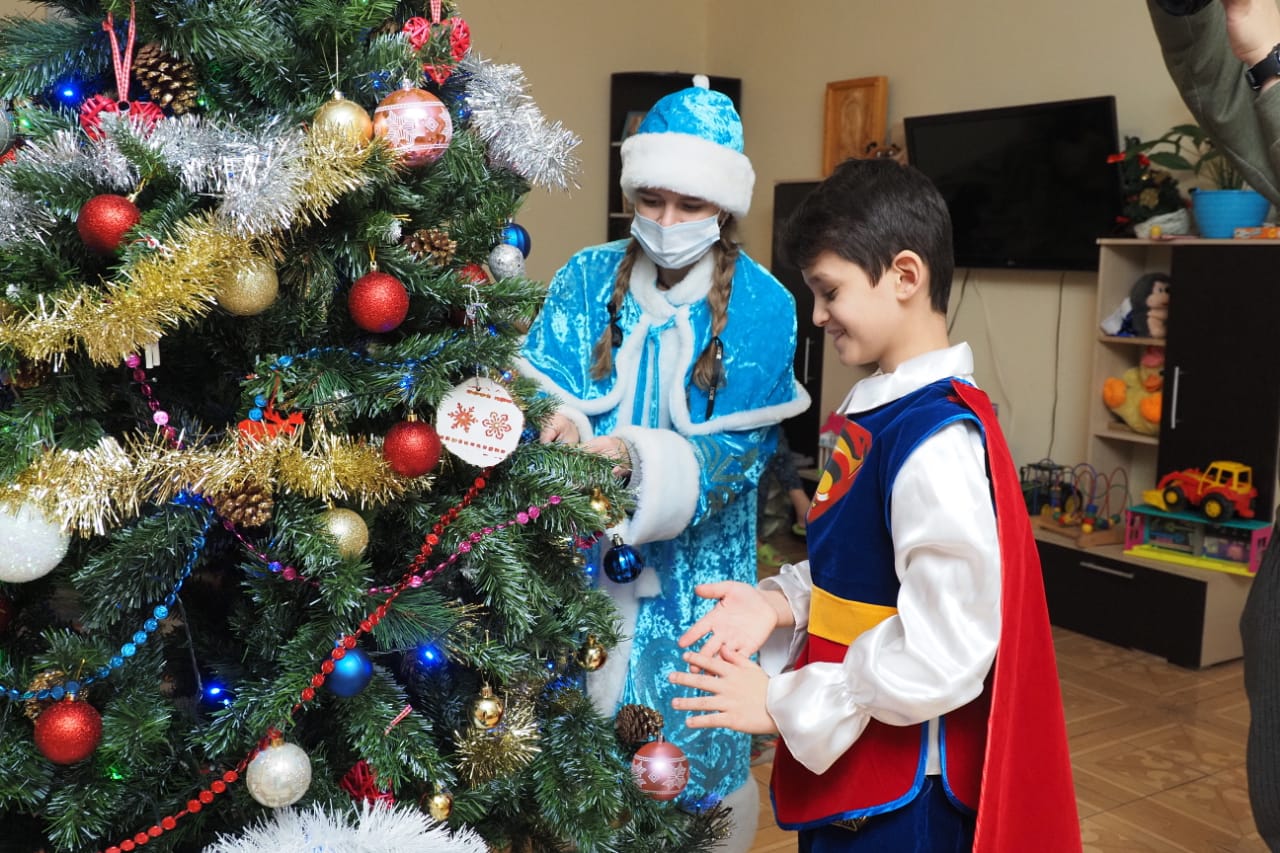 ЗМК подарил новогодний праздник казанскому приюту «Колыбель»