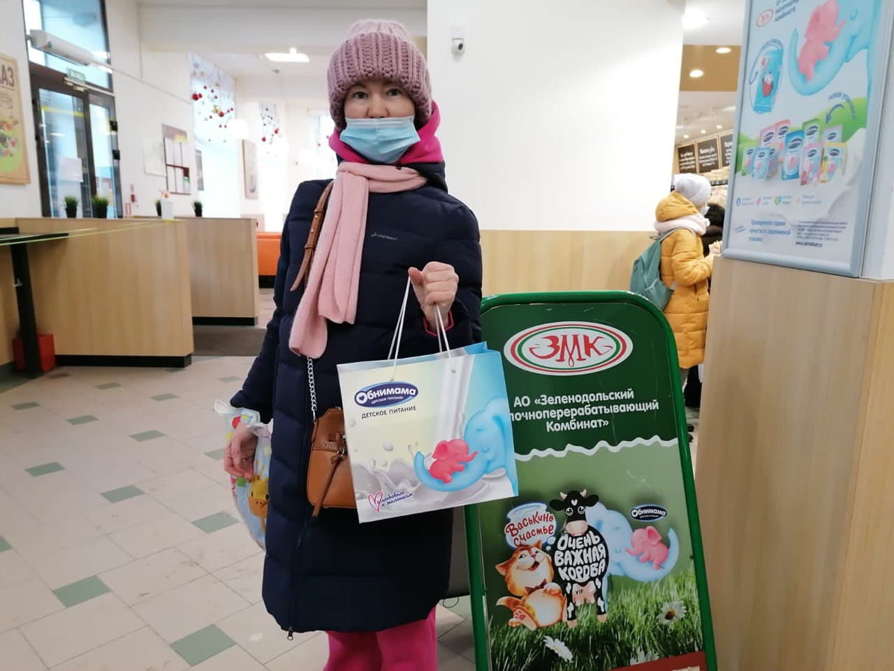 ЗМК подарил 100 наборов молочной продукции семьям с детьми с ОВЗ 