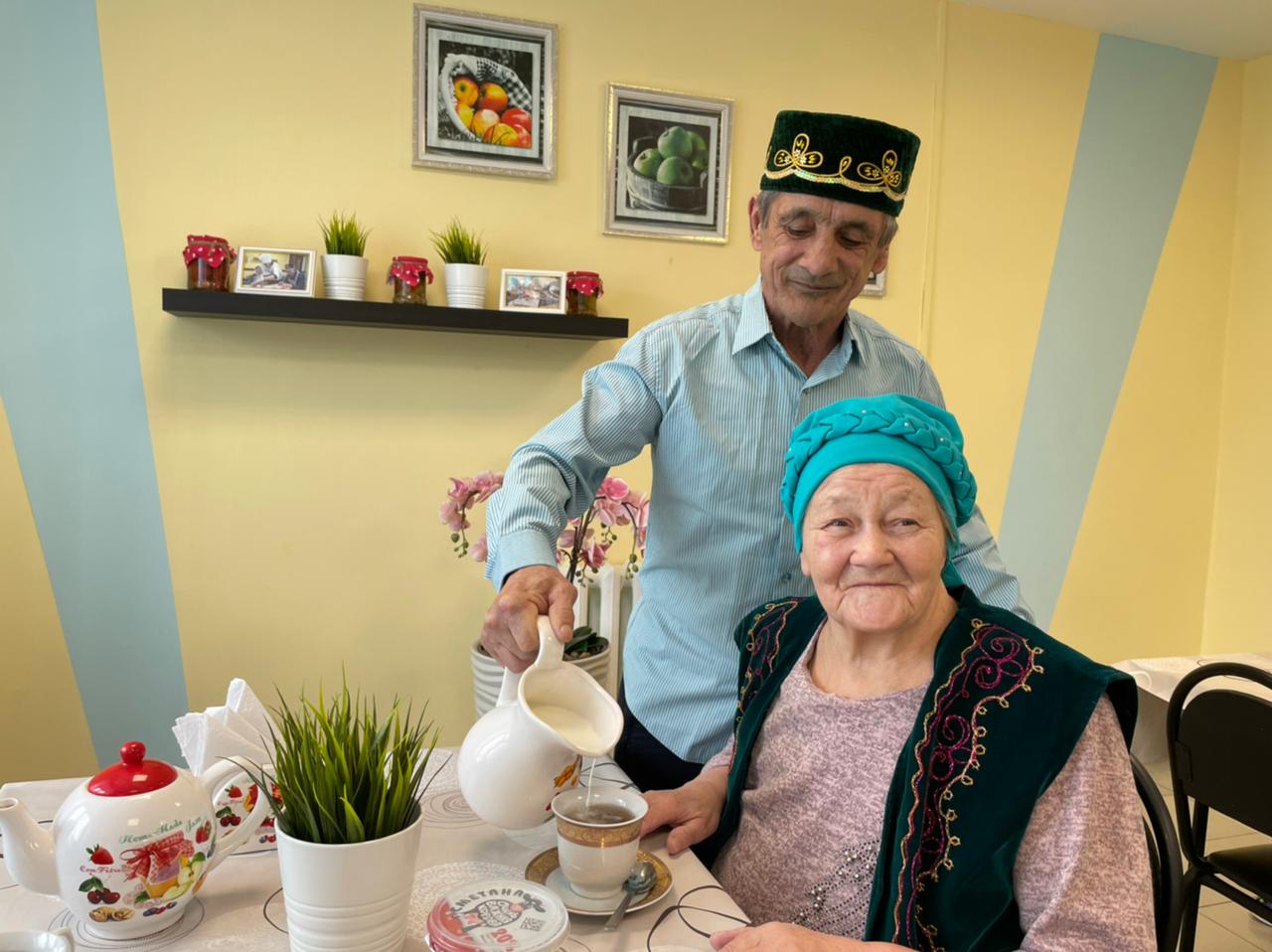 Накануне 8 марта ЗМК поздравил буинский дом-интернат для пожилых людей