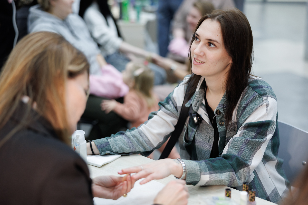 ЗМК и социальный проект «Преображение» организовали «День красоты» для одиноких мам