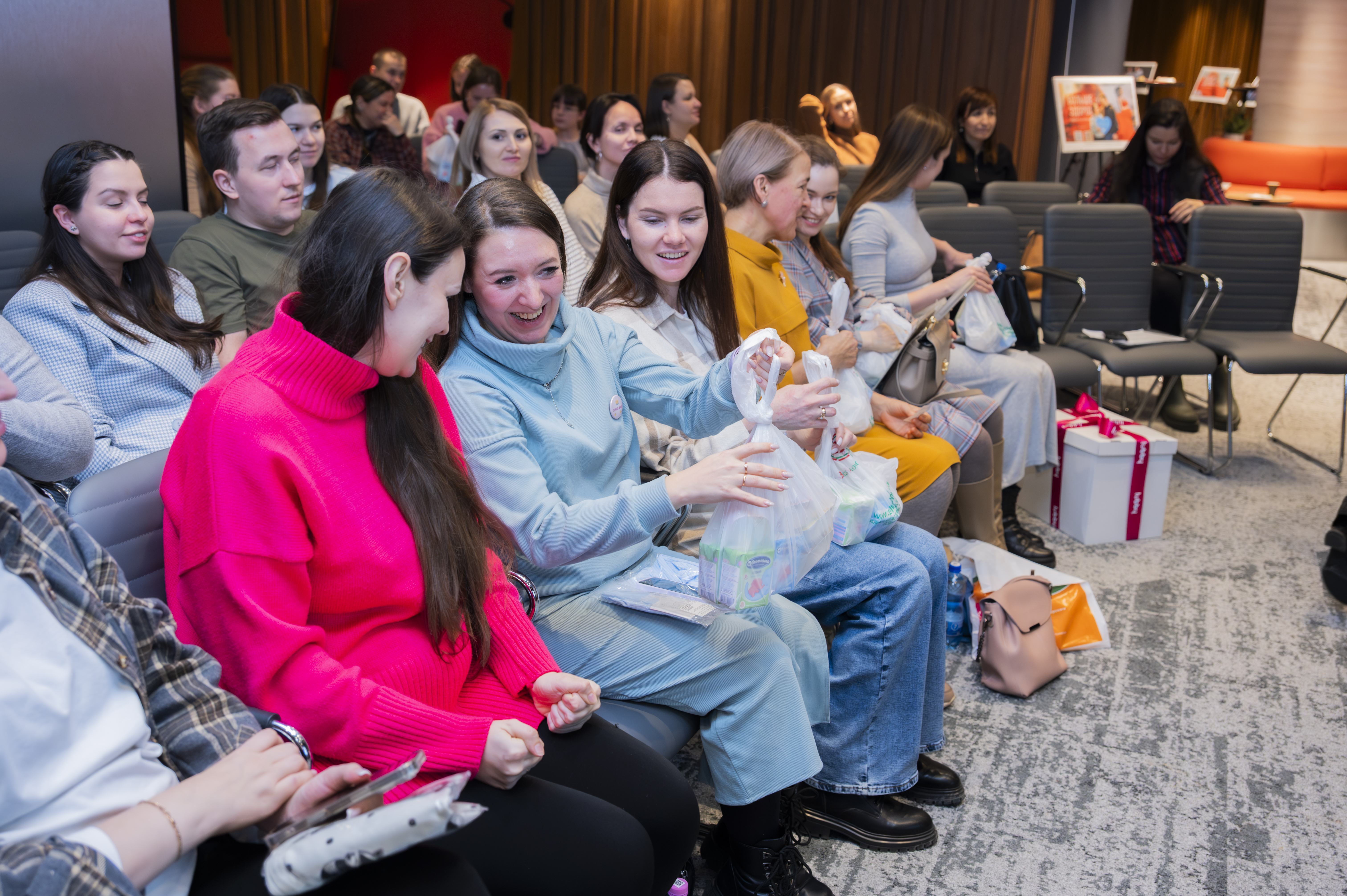 Ко Дню матери ЗМК поддержал проведение форума для будущих мам и пап