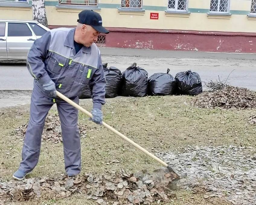 Сотрудники ЗМК приняли участие в городских субботниках